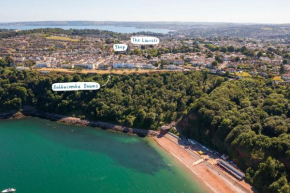 Laurels- 3-beds, Parking, Short Walk to Beach